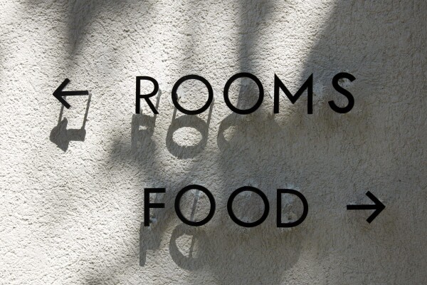 Détail de la signalétique extérieur de la Fondation CAB